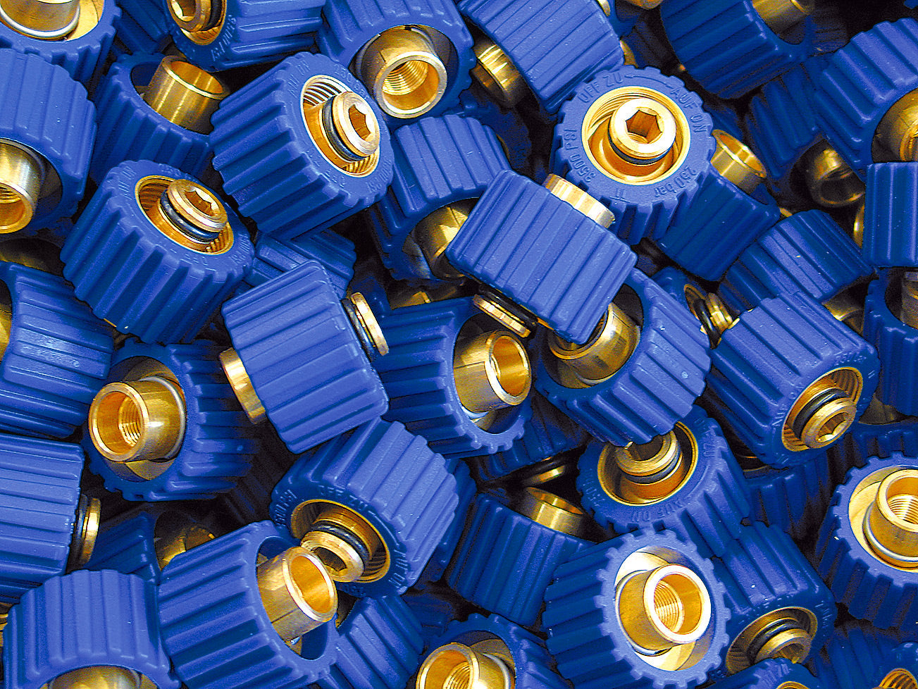 BLUE SWIVEL 22MM COUPLERS by MOSMATIC